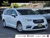 Photo of 2023 Bright White Clearcoat Chrysler Pacifica