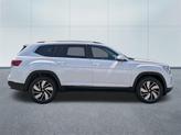 Thumbnail of 2025 Opal White Pearl Effect Volkswagen Atlas
