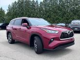 Thumbnail of 2021 Pearl Toyota Highlander