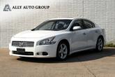 Photo of 2010 White Nissan Maxima