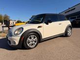 Photo of 2013 White MINI Hardtop
