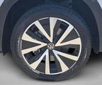 Thumbnail of 2024 Pure White w/Deep Black Roof Volkswagen Taos