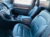 Thumbnail of 2018 White Platinum Clearcoat Metallic Ford Explorer