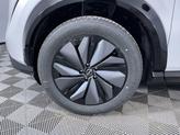 Thumbnail of 2025 Everest White Pearl Tricoat/Black Diamond Pearl Nissan ARIYA