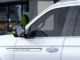 Thumbnail of 2025 White Metallic Lincoln Navigator L