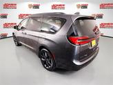 Thumbnail of 2022 Granite Crystal Metallic Clearcoat Chrysler Pacifica