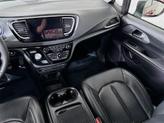 Thumbnail of 2022 Granite Crystal Metallic Clearcoat Chrysler Pacifica