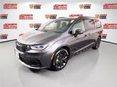 Thumbnail of 2022 Granite Crystal Metallic Clearcoat Chrysler Pacifica