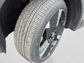 Thumbnail of 2025 Aspen White Tricoat/Super Black Nissan Kicks