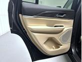 Thumbnail of 2024 Baltic Gray Metallic Clearcoat Jeep Grand Cherokee