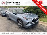Photo of 2022 Moon Dust Toyota Highlander