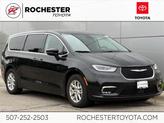 Photo of 2024 Brilliant Black Crystal Pearlcoat Chrysler Pacifica
