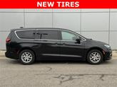 Thumbnail of 2024 Brilliant Black Crystal Pearlcoat Chrysler Pacifica