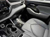 Thumbnail of 2022 Moon Dust Toyota Highlander