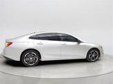 Thumbnail of 2022 Silver Ice Metallic Chevrolet Malibu
