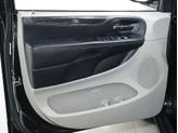 Thumbnail of 2016 Brilliant Black Crystal Pearlcoat Chrysler Town & Country