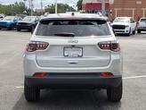 Thumbnail of 2025 Silver Zynith Metallic Clearcoat Jeep Compass