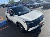 Thumbnail of 2025 2t Wht Blk Roof Nissan Kicks