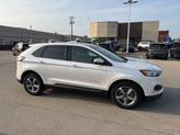 Thumbnail of 2019 White Platinum Metallic Tri-Coat Ford Edge