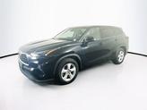 Thumbnail of 2022 Midnight Black Metallic Toyota Highlander