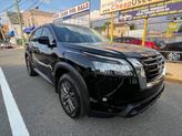 Photo of 2024 Black Nissan Pathfinder
