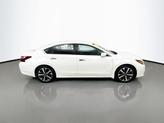 Thumbnail of 2017 Pearl White Nissan Altima