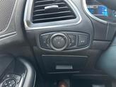 Thumbnail of 2015 White Platinum Metallic Tri-Coat Ford Edge
