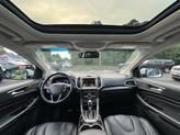 Thumbnail of 2015 White Platinum Metallic Tri-Coat Ford Edge
