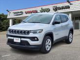 Thumbnail of 2025 Silver Zynith Metallic Clearcoat Jeep Compass