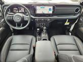 Thumbnail of 2025 Bright White Clearcoat Jeep Gladiator
