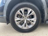 Thumbnail of 2015 Attitude Black Metallic Toyota Highlander