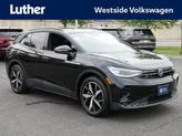 Photo of 2023 Deep Black Pearl Volkswagen ID.4