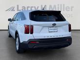 Thumbnail of 2021 Glacial White Pearl Kia Sorento