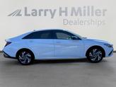 Thumbnail of 2025 White Hyundai ELANTRA