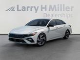 Photo of 2025 White Hyundai ELANTRA