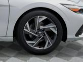 Thumbnail of 2025 White Hyundai ELANTRA