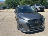 Thumbnail of 2024 Gun Metallic Nissan Kicks