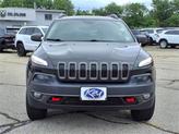Thumbnail of 2016 Brilliant Black Crystal Pearlcoat Jeep Cherokee