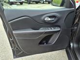 Thumbnail of 2016 Brilliant Black Crystal Pearlcoat Jeep Cherokee