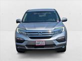 Thumbnail of 2017 Lunar Silver Metallic Honda Pilot
