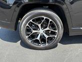Thumbnail of 2022 Diamond Black Jeep Grand Cherokee