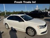 Photo of 2013 Candy White Volkswagen Jetta