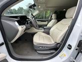 Thumbnail of 2021 Crystal White Tricoat Cadillac XT6