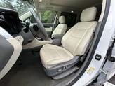 Thumbnail of 2021 Crystal White Tricoat Cadillac XT6