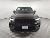 Thumbnail of 2023 Diamond Black Crystal Pearlcoat Jeep Grand Cherokee
