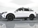 Thumbnail of 2023 Glacial White Pearl Kia Sorento