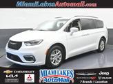 Photo of 2022 Bright White Clearcoat Chrysler Pacifica