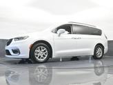 Thumbnail of 2022 Bright White Clearcoat Chrysler Pacifica