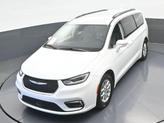 Thumbnail of 2022 Bright White Clearcoat Chrysler Pacifica