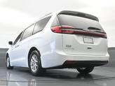 Thumbnail of 2022 Bright White Clearcoat Chrysler Pacifica